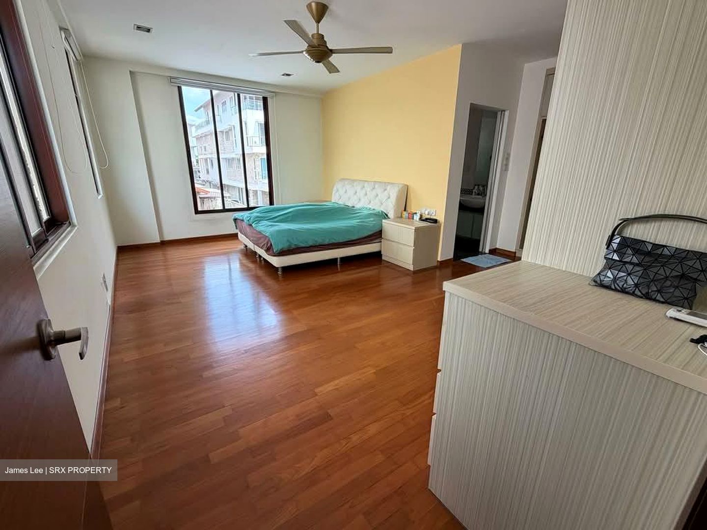 Phillips Avenue (D19), Semi-Detached #572256311